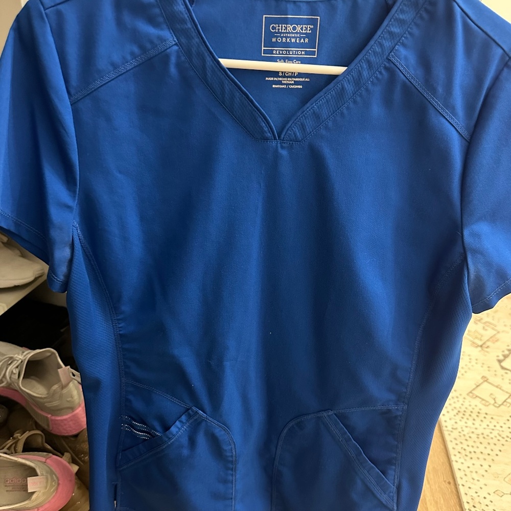 Size small blue scrub top cherokee